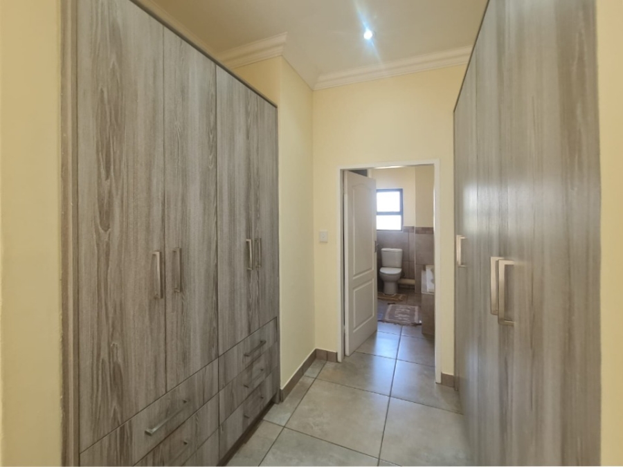To Let 4 Bedroom Property for Rent in Melodie North West